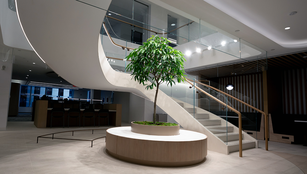 2412 HubStair